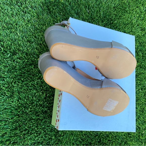 Coclico Women's Wedge Sandals available in Gray and Black size 7 - Picture 7 of 11